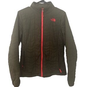 The North Face Women's Size Medium Lightweight Puffer Jacket -Olive Green/Pink